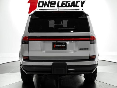 Used 2025 Lexus GX 550 w/ Accessory Package (2T) AWD/4WD image 11