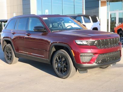 New 2025 Jeep Grand Cherokee Laredo