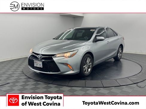 Used 2017 Toyota Camry SE FWD image 1
