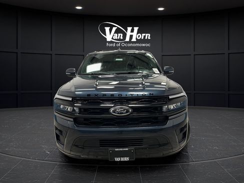 Used 2024 Ford Expedition Limited AWD/4WD image 2