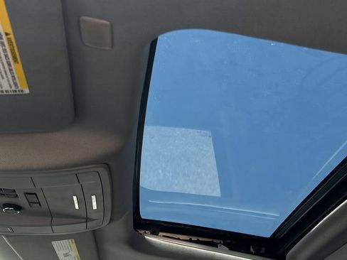 Used 2018 Chevrolet Tahoe Premier AWD/4WD image 26