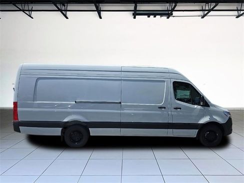 New 2025 Mercedes-Benz Sprinter 2500 image 3