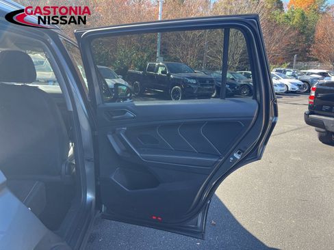 Used 2023 Volkswagen Tiguan SE image 26