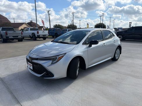 Used 2026 Toyota Corolla SE FWD image 3