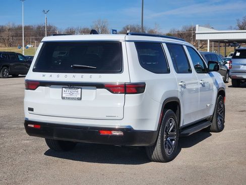 Used 2024 Jeep Wagoneer Series II w/ Flexible Seating Group image 5