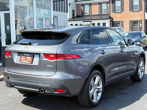 Used 2017 Jaguar F-PACE R-Sport AWD/4WD image 7