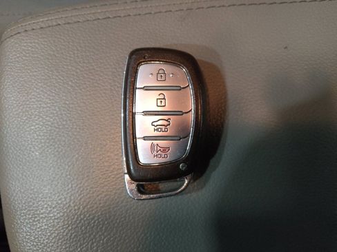 Used 2017 Hyundai Elantra SE w/ SE A/T Tech Package 03 FWD image 32