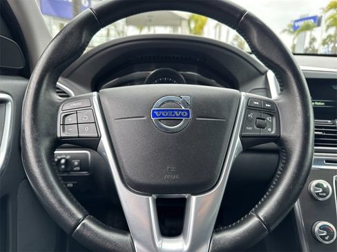 Used 2016 Volvo XC60 T5 Premier w/ Proximity Package image 22