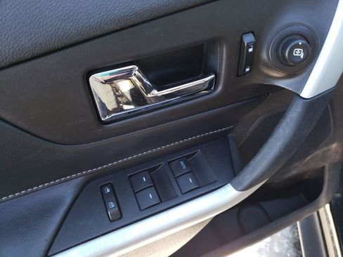 Used 2013 Ford Edge SE image 16