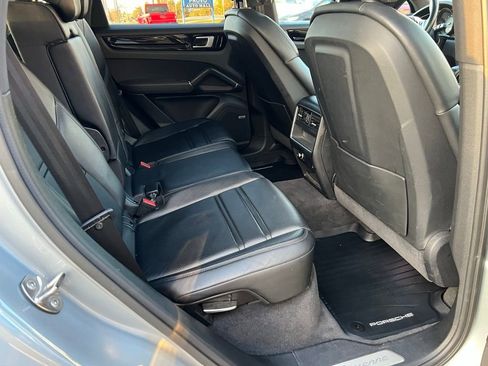 Used 2020 Porsche Cayenne S AWD/4WD image 18