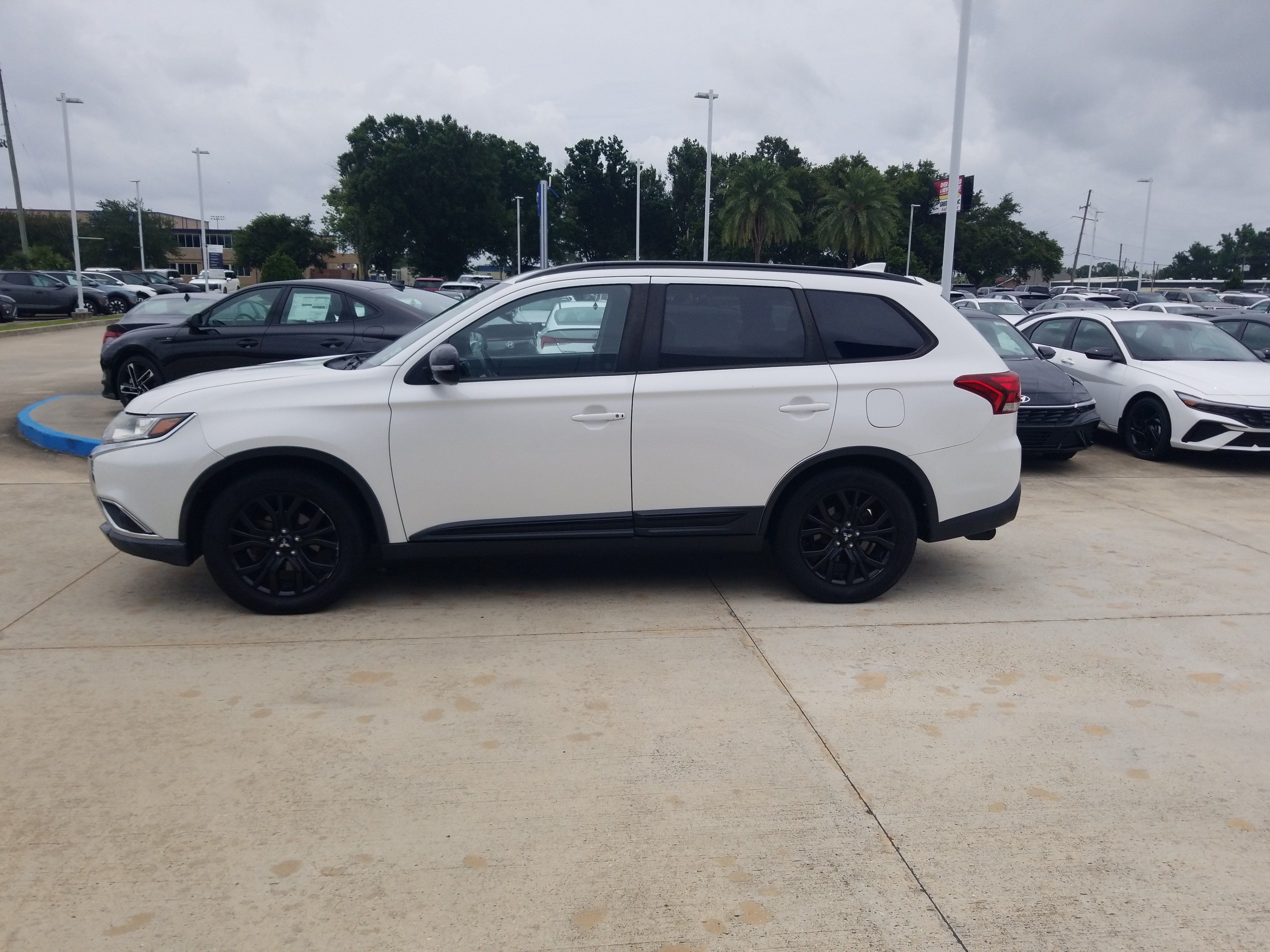 Used 2018 Mitsubishi Outlander LE FWD image 4