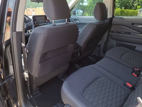 Used 2022 Nissan Pathfinder SV FWD image 10