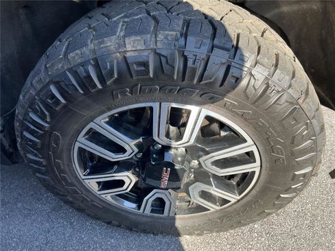 Used 2023 GMC Sierra 2500 AT4 w/ Gooseneck/5TH Wheel Package image 12