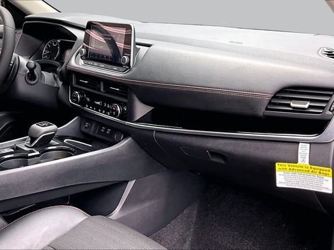 Used 2026 Nissan Rogue SV w/ Cold Weather Package AWD/4WD image 18