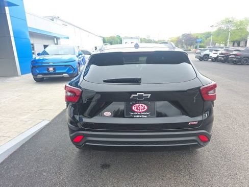New 2026 Chevrolet Trax RS w/ Sunroof Package FWD image 3
