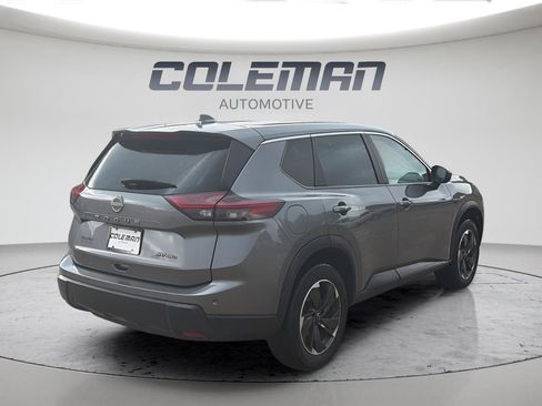 Used 2024 Nissan Rogue SV AWD/4WD image 5