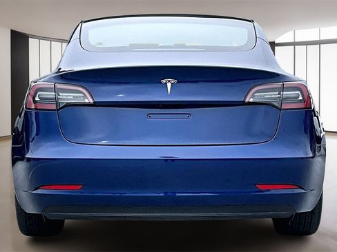 Used 2023 Tesla Model 3 Standard Range image 5