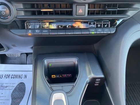 Used 2023 Toyota Crown Limited image 16