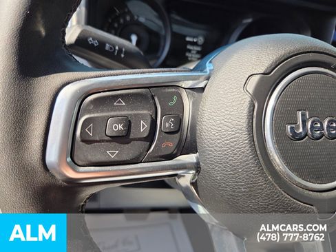 Used 2025 Jeep Wrangler Unlimited Sahara AWD/4WD image 25