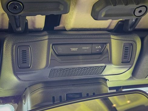 New 2026 Jeep Gladiator Sport AWD/4WD image 29