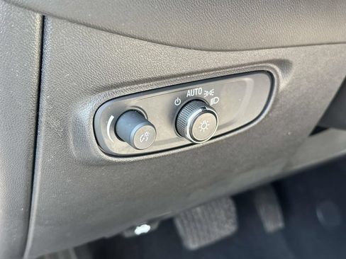 Used 2023 Chevrolet Equinox LS FWD image 26