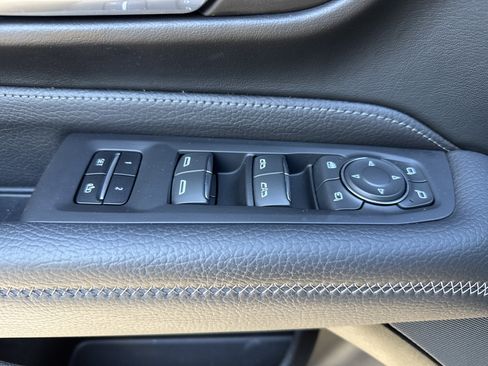 Used 2024 GMC Yukon Denali w/ Advanced Technology Package image 14