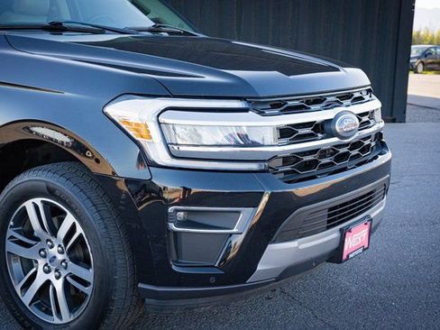 Used 2024 Ford Expedition Limited image 4