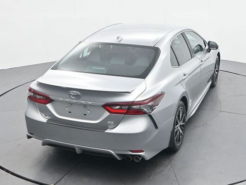 Used 2022 Toyota Camry SE FWD image 29