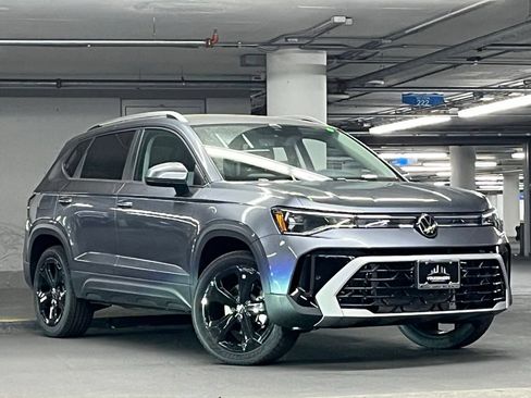 New 2026 Volkswagen Taos SEL AWD/4WD image 2