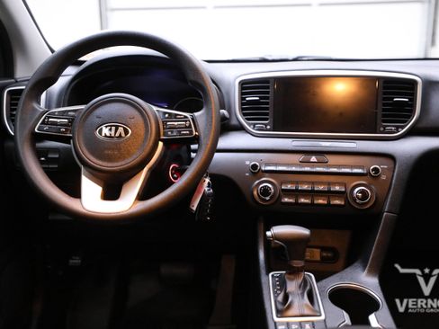 Used 2020 Kia Sportage LX image 19