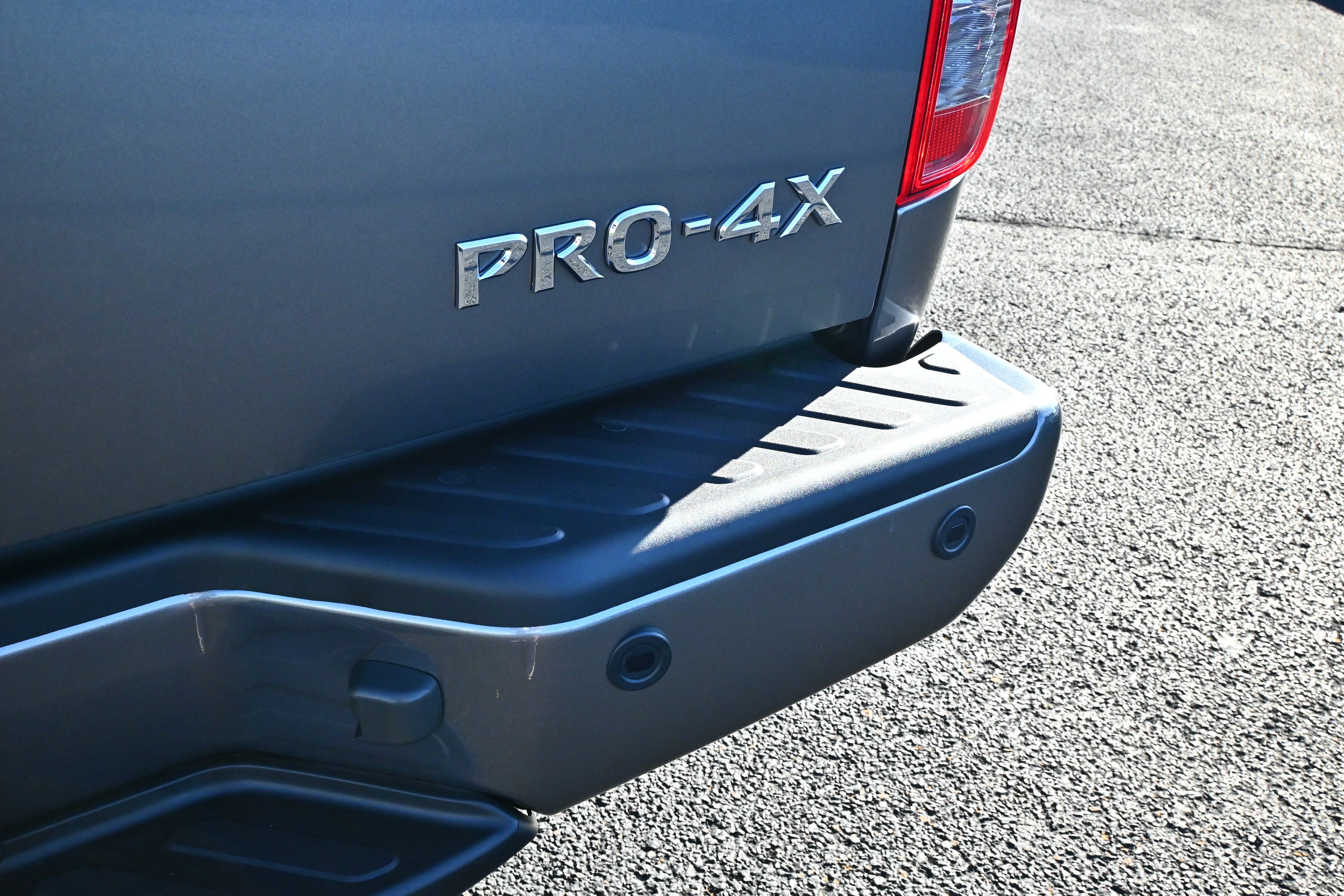 Used 2020 Nissan Frontier PRO-4X w/ Pro-4x Utility Package AWD/4WD image 9