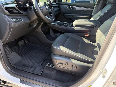 Used 2025 Buick Enclave Sport Touring image 9