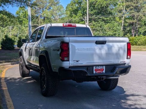 New 2026 Chevrolet Colorado ZR2 w/ Technology Package AWD/4WD image 4