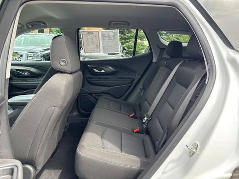 Used 2024 GMC Terrain SLE w/ Driver Convenience Package AWD/4WD image 13