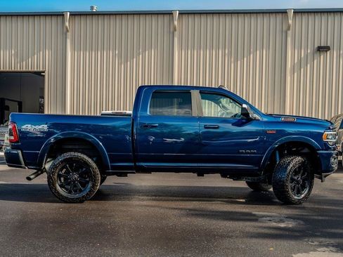Used 2022 RAM 2500 Laramie AWD/4WD image 2