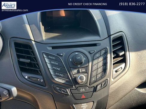 Used 2015 Ford Fiesta SE FWD image 9