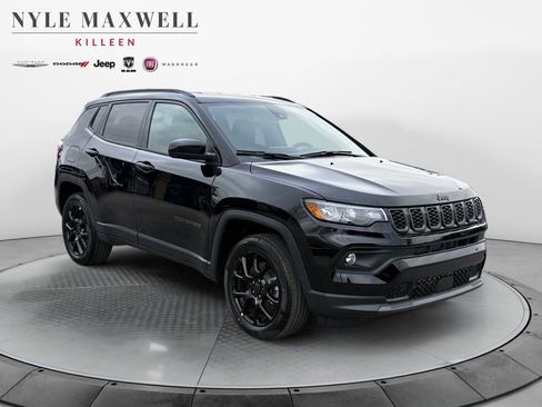 New 2026 Jeep Compass Latitude image 2