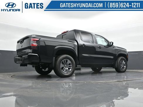 Used 2025 Nissan Frontier SV w/ SV Convenience Package AWD/4WD image 43