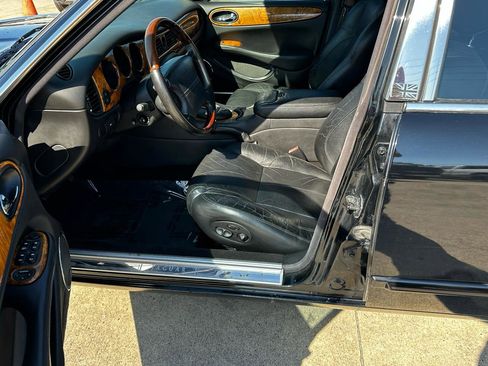 Used 2003 Jaguar XJ8 RWD image 25