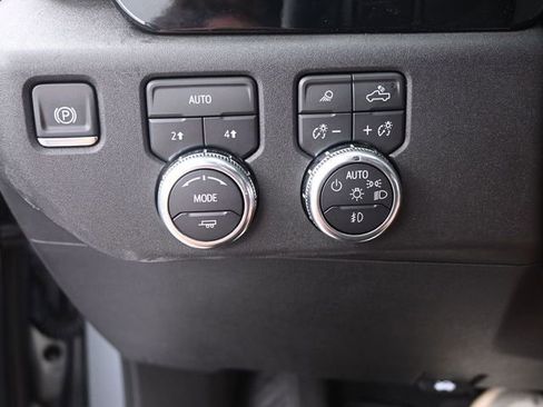 Used 2026 GMC Sierra 1500 SLT AWD/4WD image 14