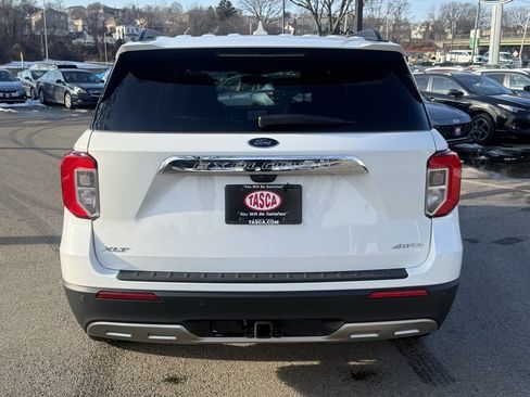 Used 2023 Ford Explorer XLT w/ Equipment Group 202A image 7