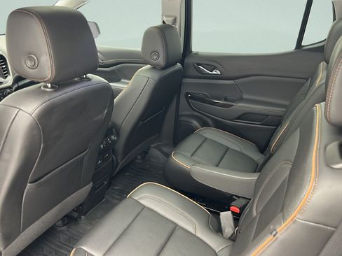 Used 2023 GMC Acadia AT4 w/ Technology Package AWD/4WD image 10