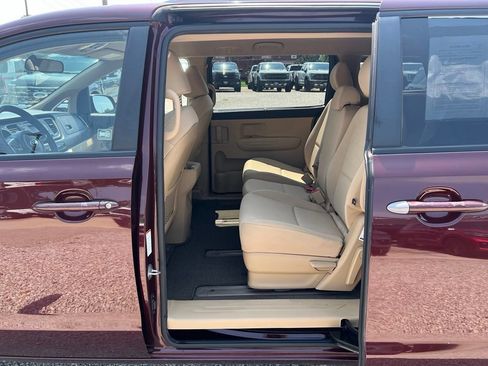 Used 2015 Kia Sedona LX w/ LX Convenience Package FWD image 15