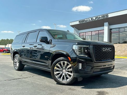 Used 2021 GMC Yukon XL Denali w/ Denali Premium Package AWD/4WD image 1