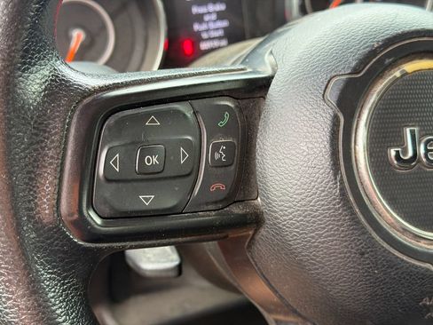 Used 2019 Jeep Wrangler Sport AWD/4WD image 17