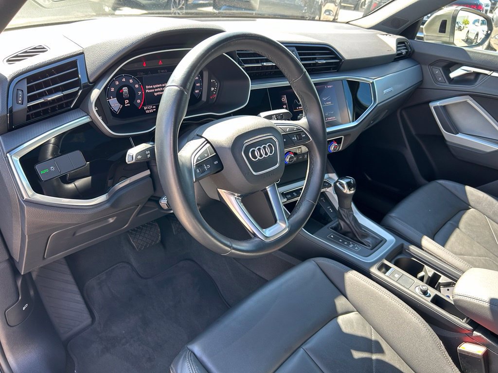 Used 2021 Audi Q3 2.0T Premium w/ Convenience Package AWD/4WD image 16