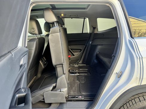 Used 2018 Volkswagen Atlas SEL w/ R-Line Package image 28
