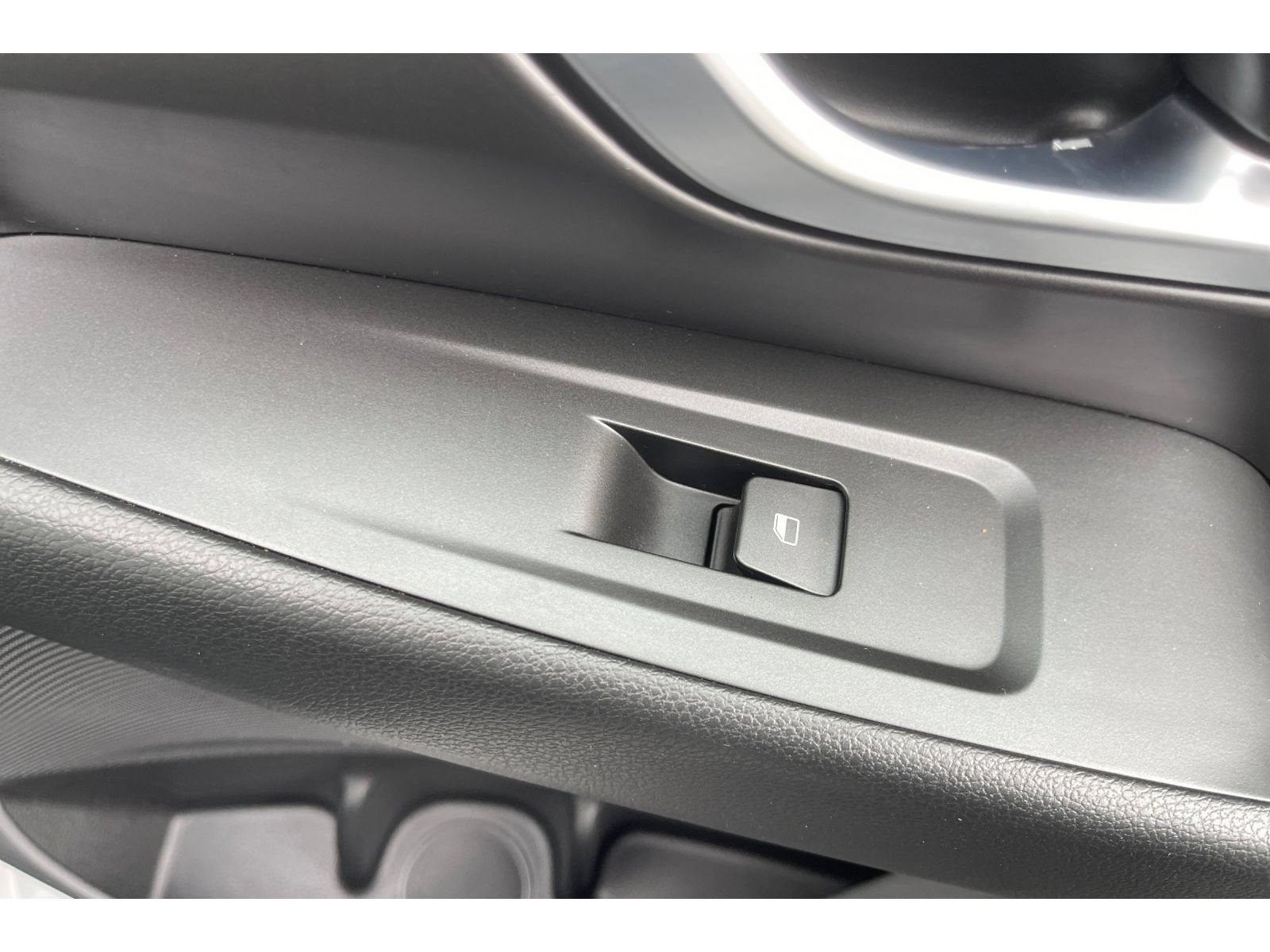 Used 2018 Hyundai Elantra GT FWD image 22