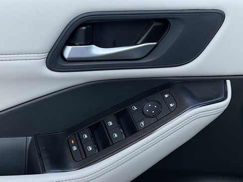 New 2026 Nissan Rogue SV image 11