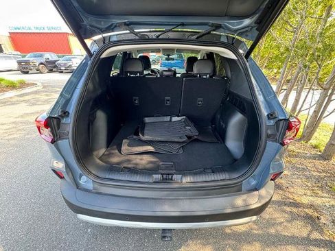 Certified 2025 Ford Escape SE w/ Class II Trailer Tow Package FWD image 5